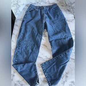 St. John’s Bay Women’s Medium Wash Denim Jeans size 12 relaxed fit cotton EUC